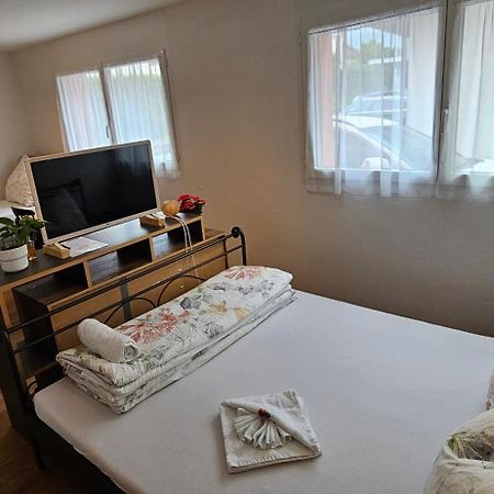 Private Etage 5 Min Vom Bahnhof - Parken - Kueche - Netflix Apartment Widnau Exterior foto